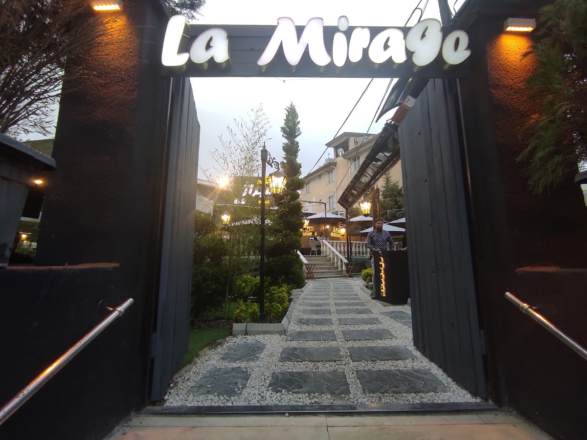 La Mirage Grand Café